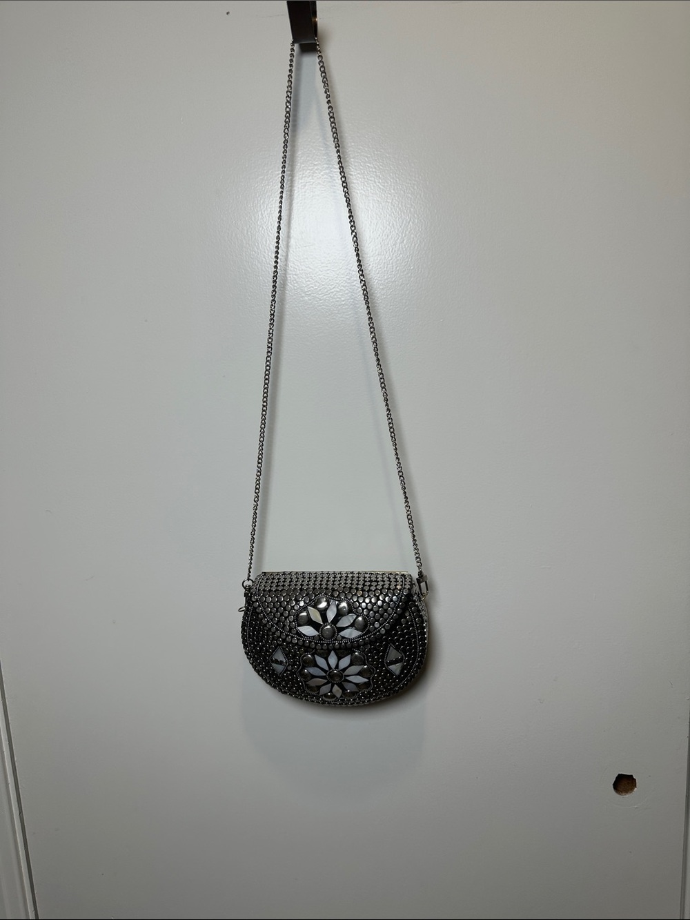 Embellished Silver Floral Crossbody Bag (20)